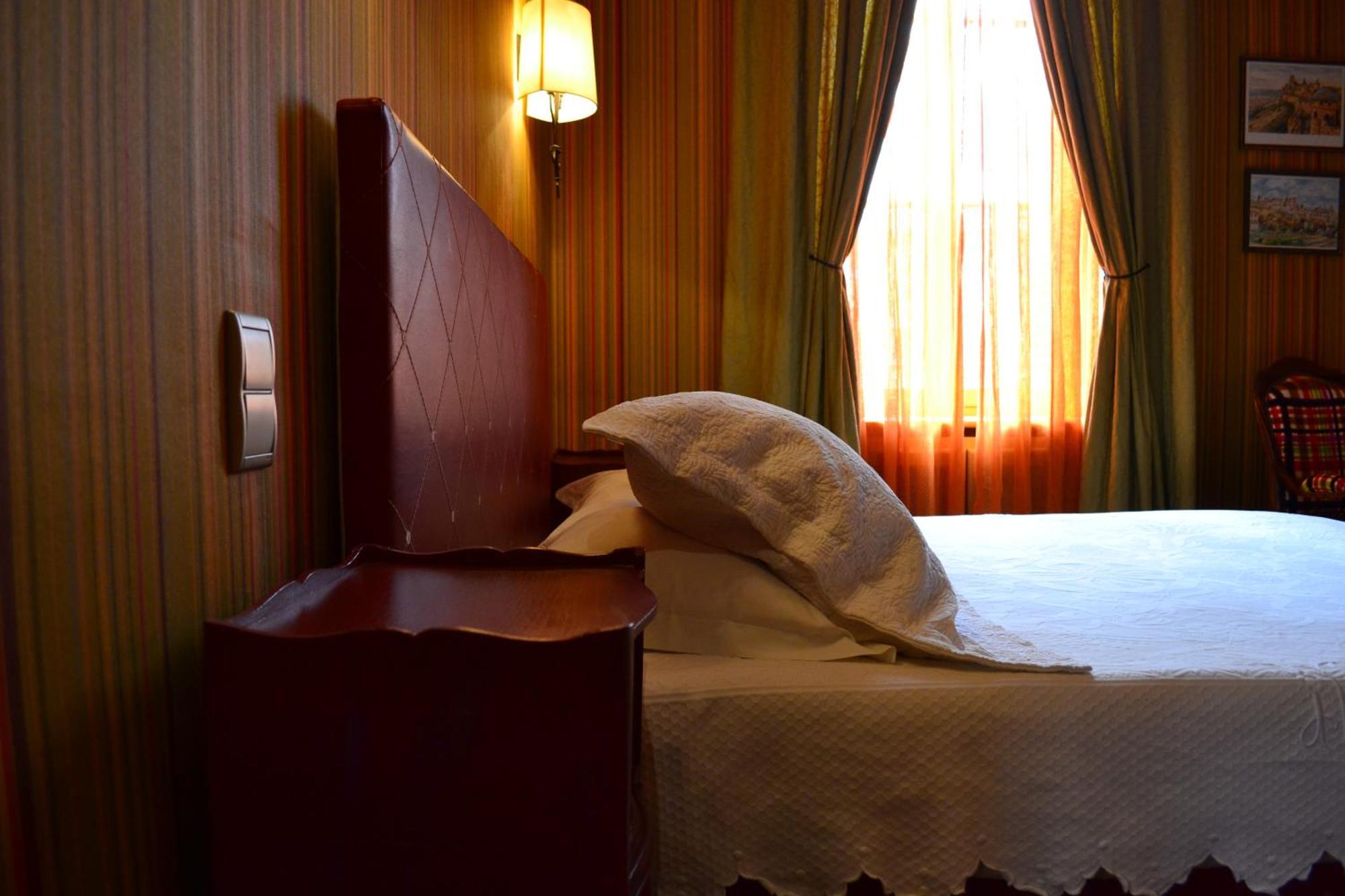 Demeure Saint Louis Historic Manor, City 700M, Parking,A C,Clim,Wifi, Heated Pool, City View Carcassonne Zewnętrze zdjęcie